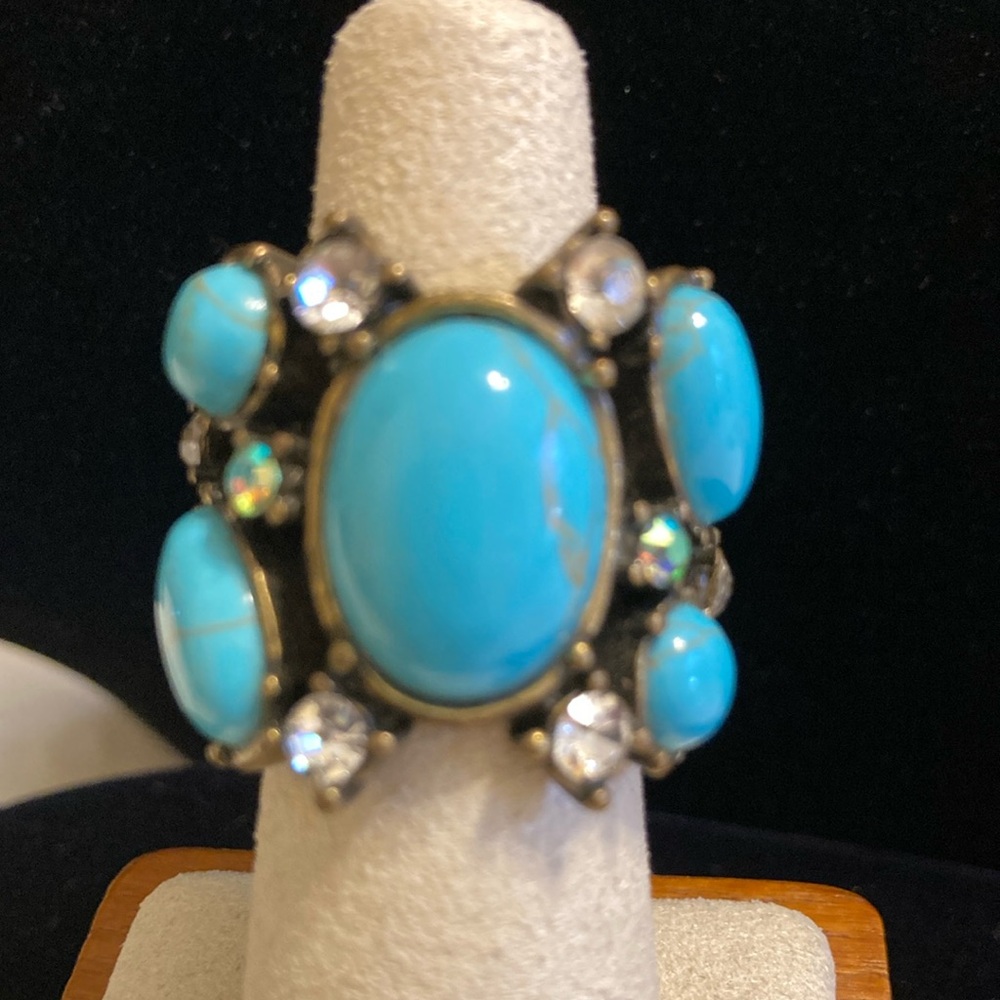 Beautiful chunky faux turquoise and crystal silver tone ring